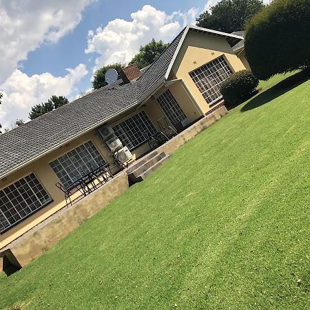 Khuvena Guesthouse ランドバーグ エクステリア 写真