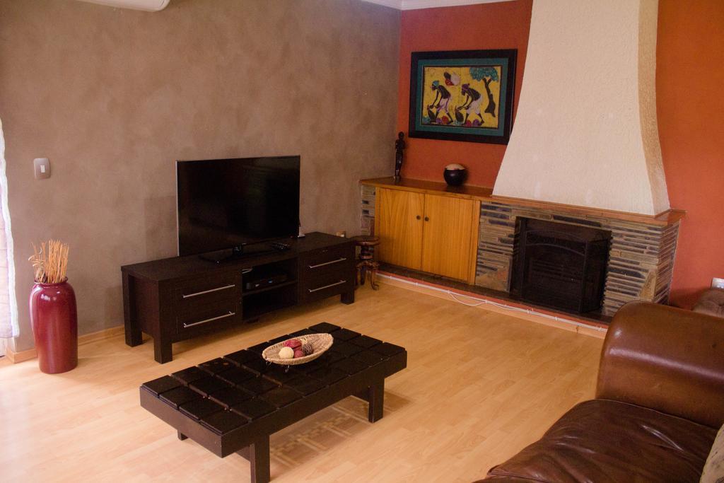 Khuvena Guesthouse ランドバーグ エクステリア 写真