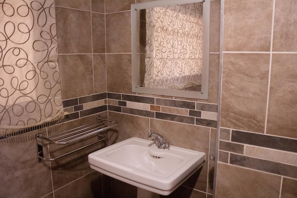 Khuvena Guesthouse ランドバーグ エクステリア 写真