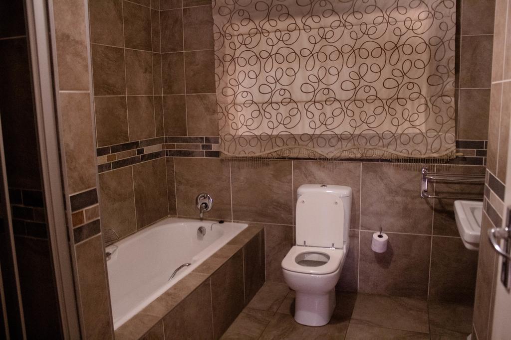 Khuvena Guesthouse ランドバーグ エクステリア 写真
