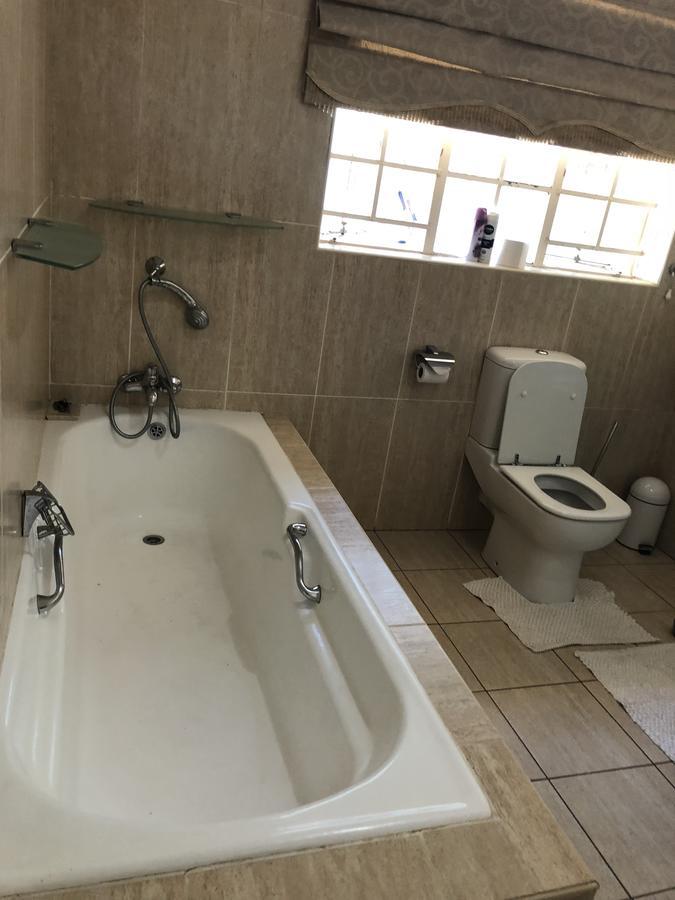 Khuvena Guesthouse ランドバーグ エクステリア 写真