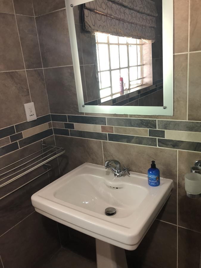 Khuvena Guesthouse ランドバーグ エクステリア 写真