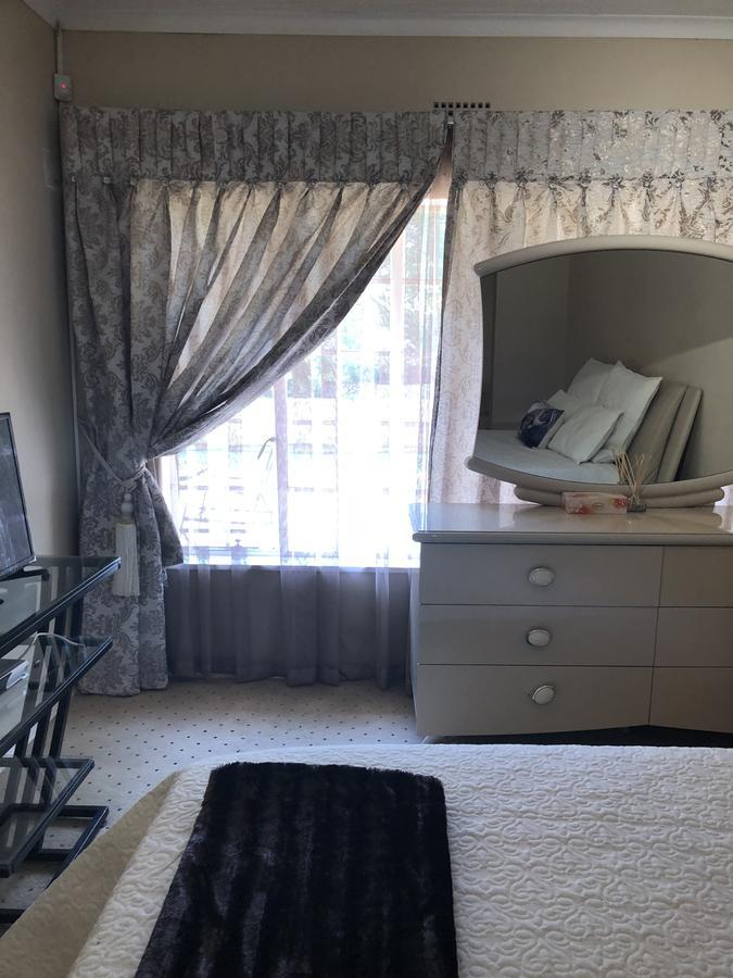 Khuvena Guesthouse ランドバーグ エクステリア 写真