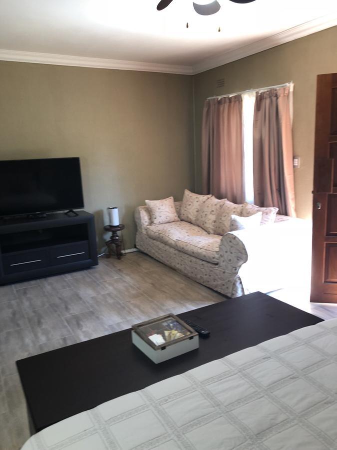 Khuvena Guesthouse ランドバーグ エクステリア 写真