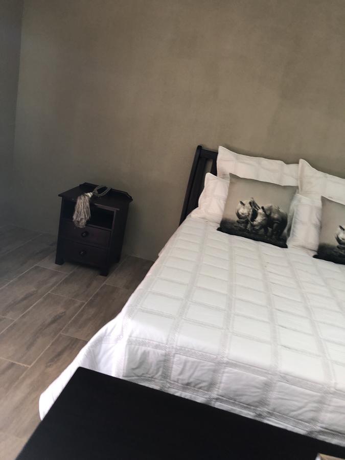 Khuvena Guesthouse ランドバーグ エクステリア 写真