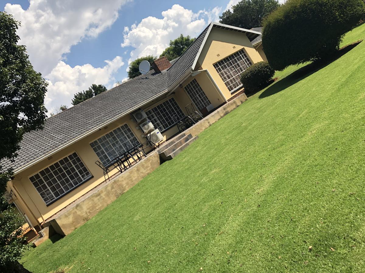 Khuvena Guesthouse ランドバーグ エクステリア 写真