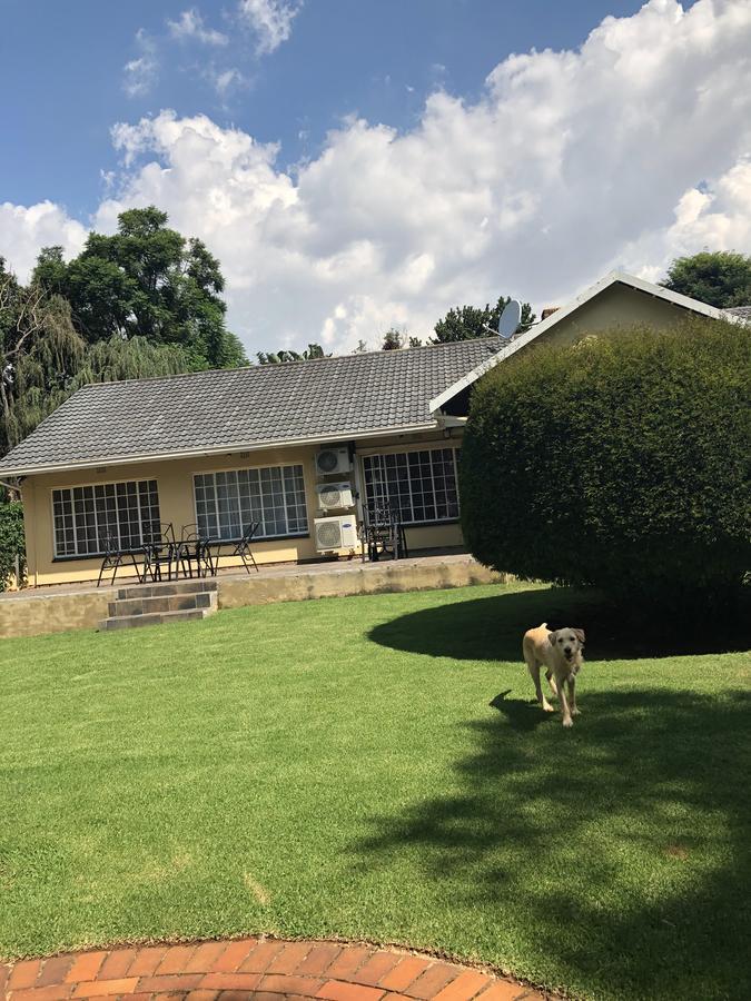 Khuvena Guesthouse ランドバーグ エクステリア 写真