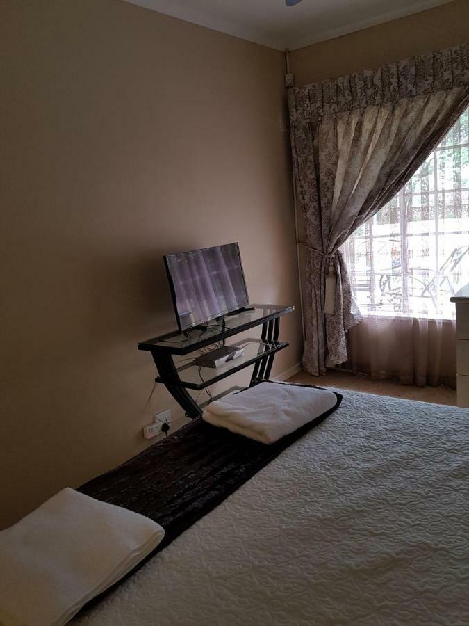 Khuvena Guesthouse ランドバーグ エクステリア 写真